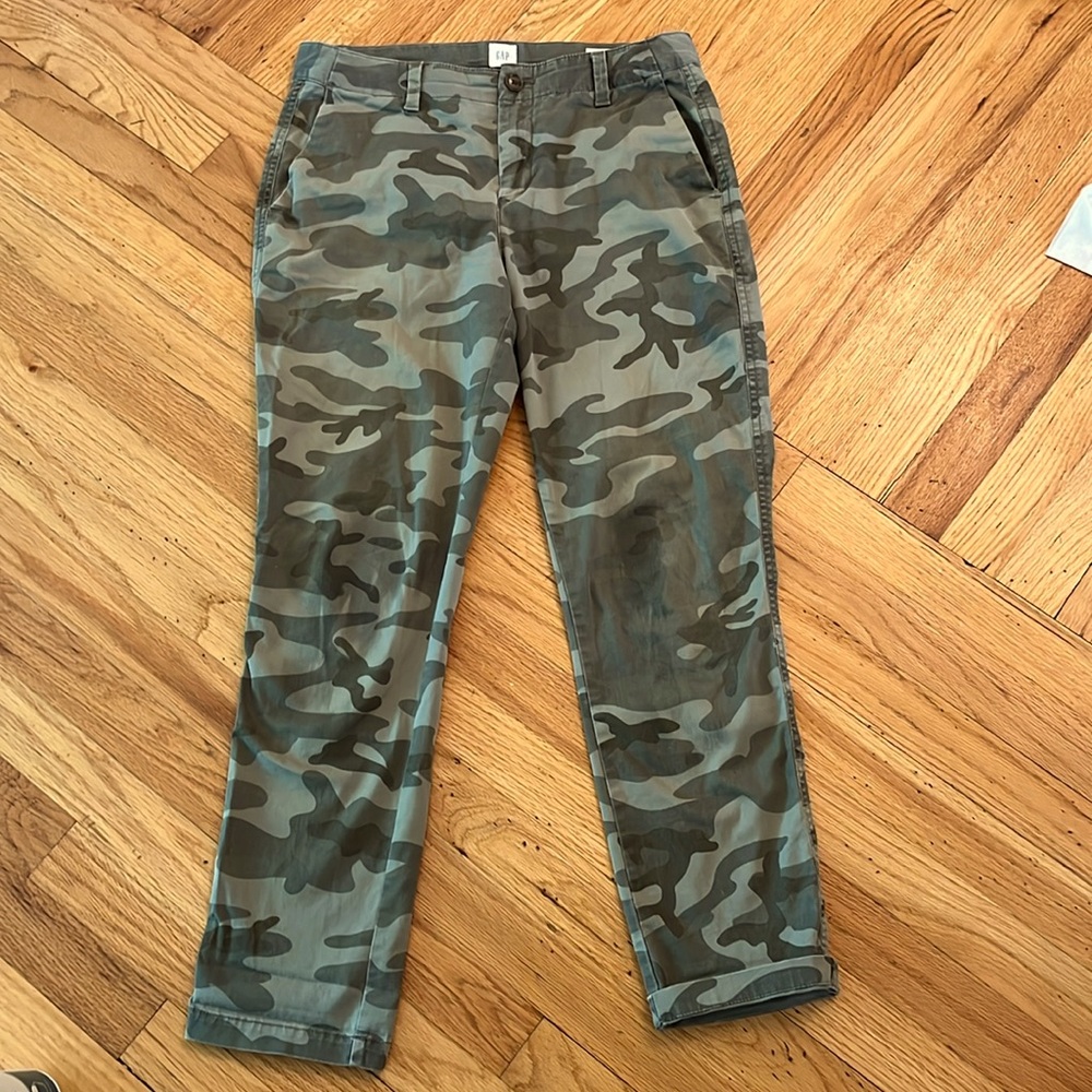 GAP Camo GirlfriendChino.